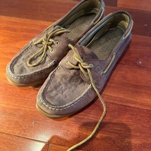 Browns women’s leather sperry Boat shoes